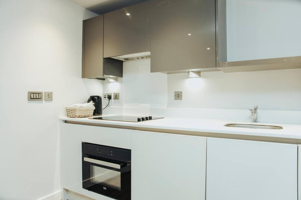 Stunning 2-bed In Center Apartment