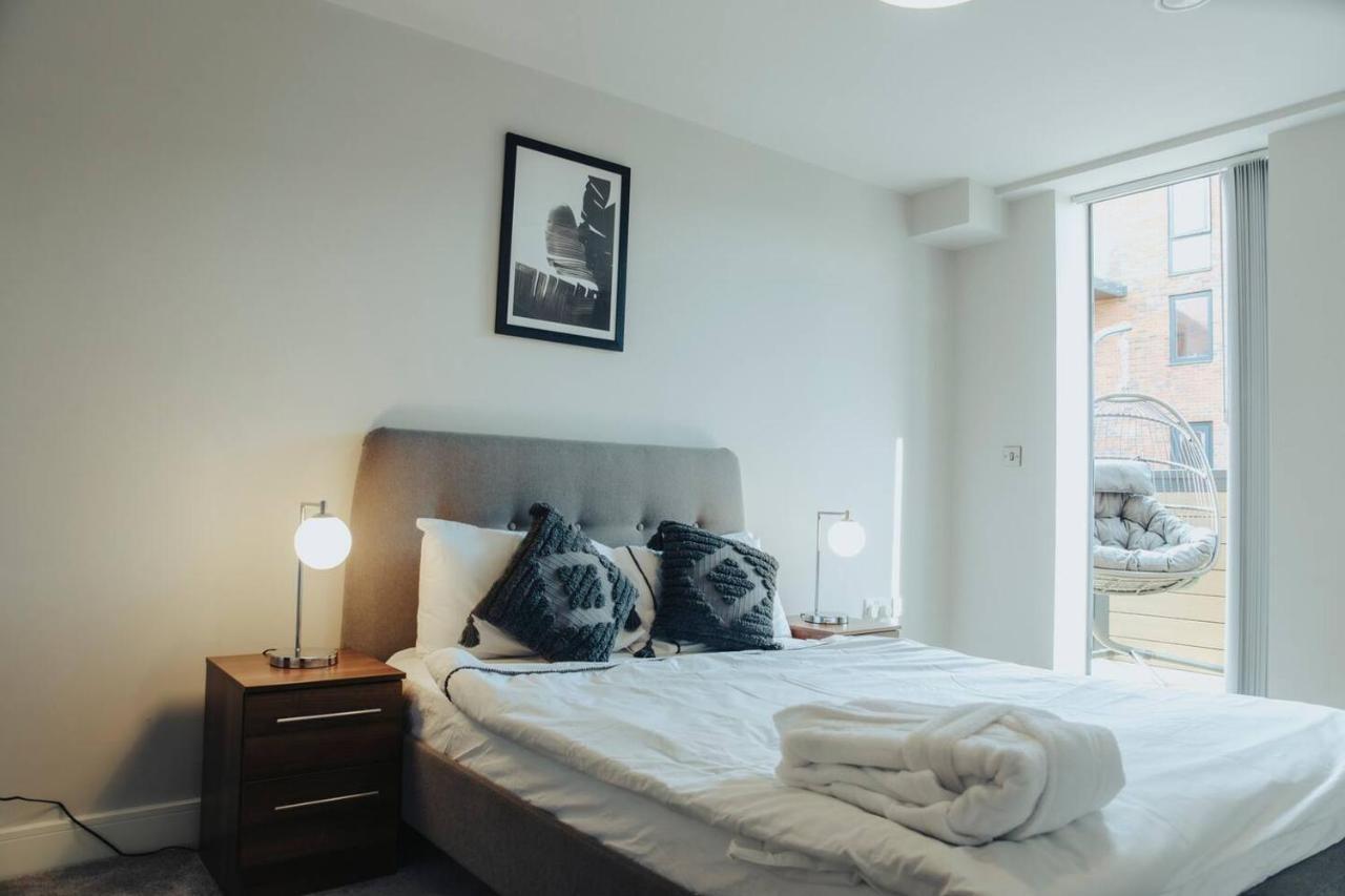 Stunning 2-bed In Center *