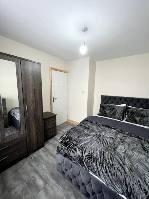 Luxury 3 Bed 3 Bedroom House Harborne Holiday home Birmingham