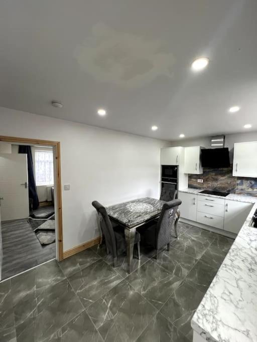 Holiday home Luxury 3 Bed 3 Bedroom House Harborne *