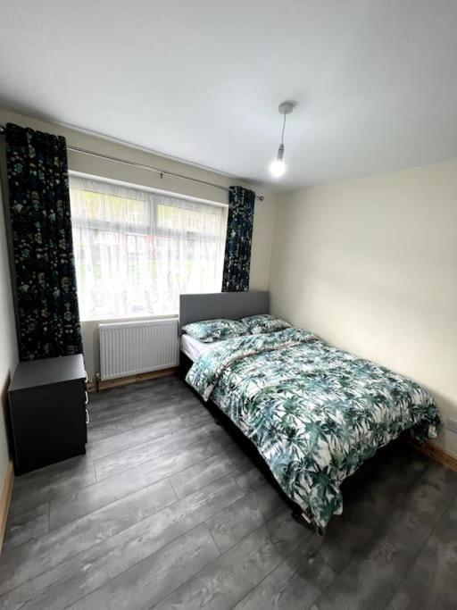 Luxury 3 Bed 3 Bedroom House Harborne * Birmingham