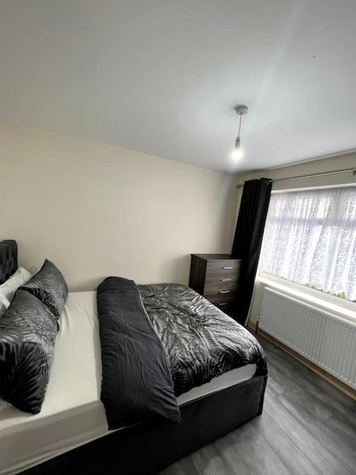 Luxury 3 Bed 3 Bedroom House Harborne *