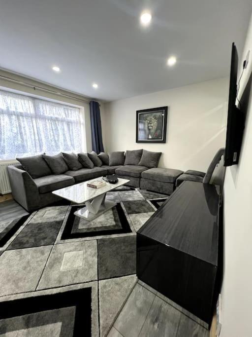Luxury 3 Bed 3 Bedroom House Harborne * Birmingham