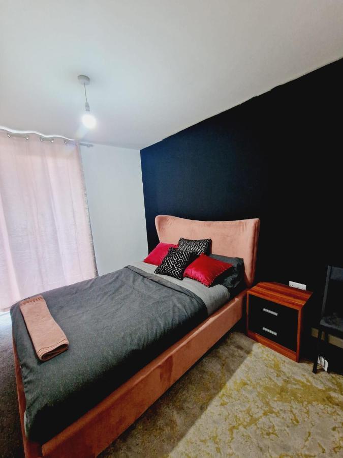 Rated Luxury In Centre Apartment *