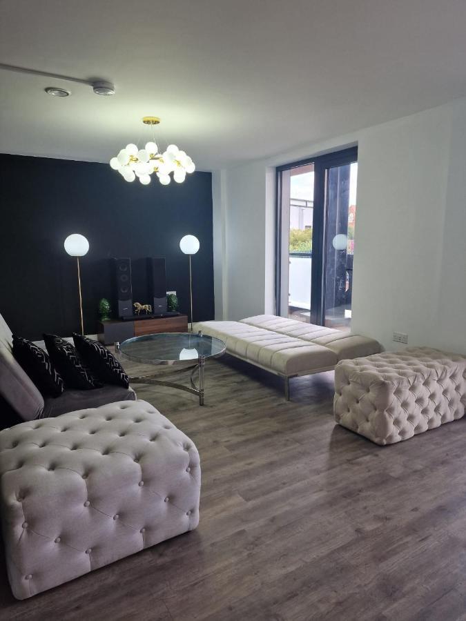 Rated Luxury In Centre Apartment