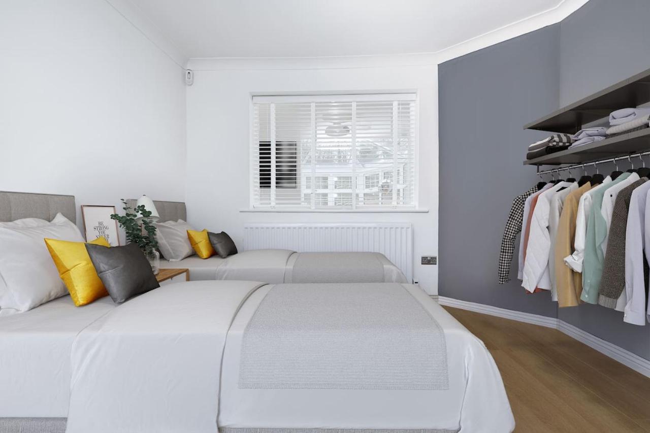 Beta House By Night Stay: Contractors Sleeps 9 Birmingham