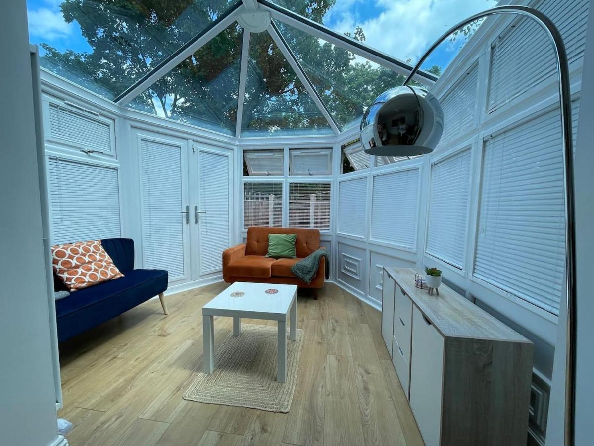 Beta House By Night Stay: Contractors Sleeps 9 Holiday home