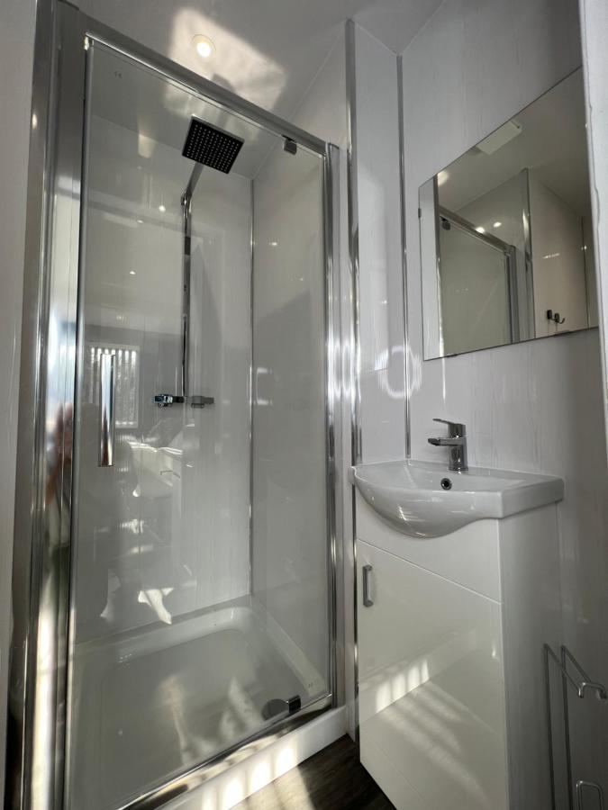 We House - Selly Oak Guest house Birmingham