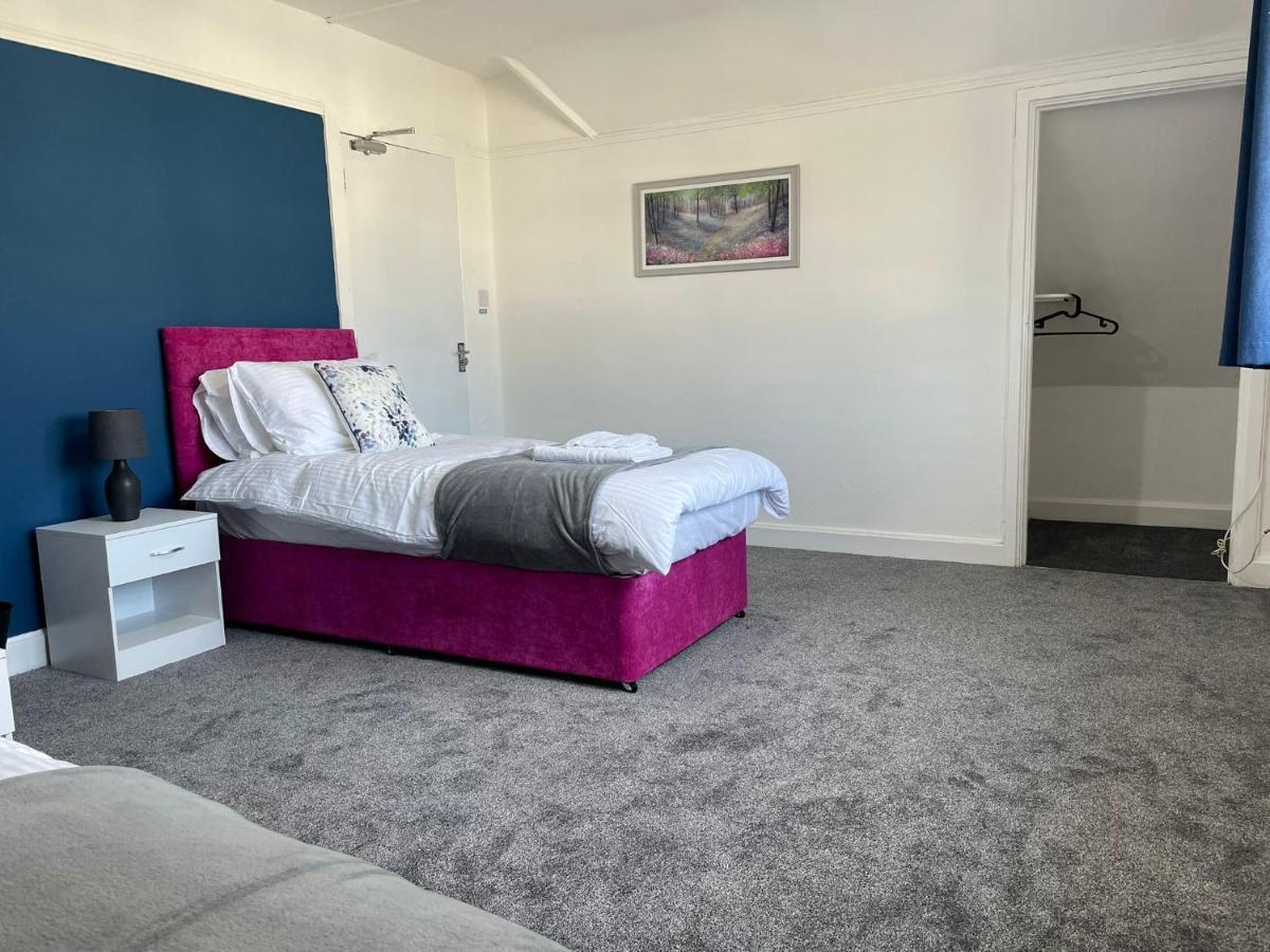 Birch, 7 Large Bedrm, Sleeps 14 *