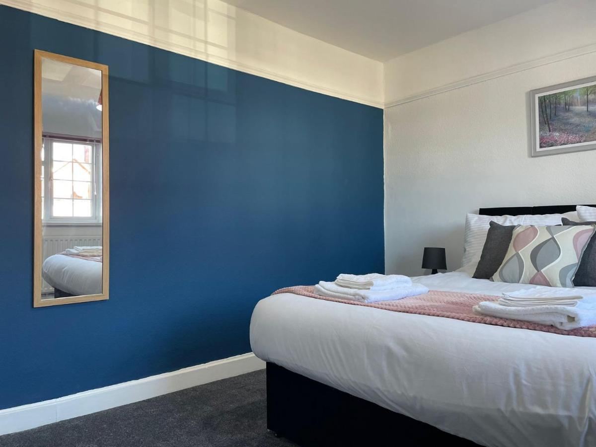 Holiday home Birch, 7 Large Bedrm, Sleeps 14 *