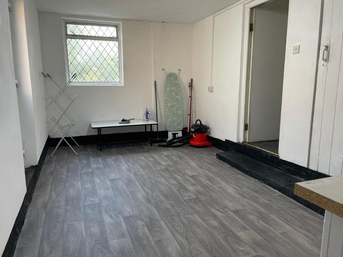 Birch, 7 Large Bedrm, Sleeps 14