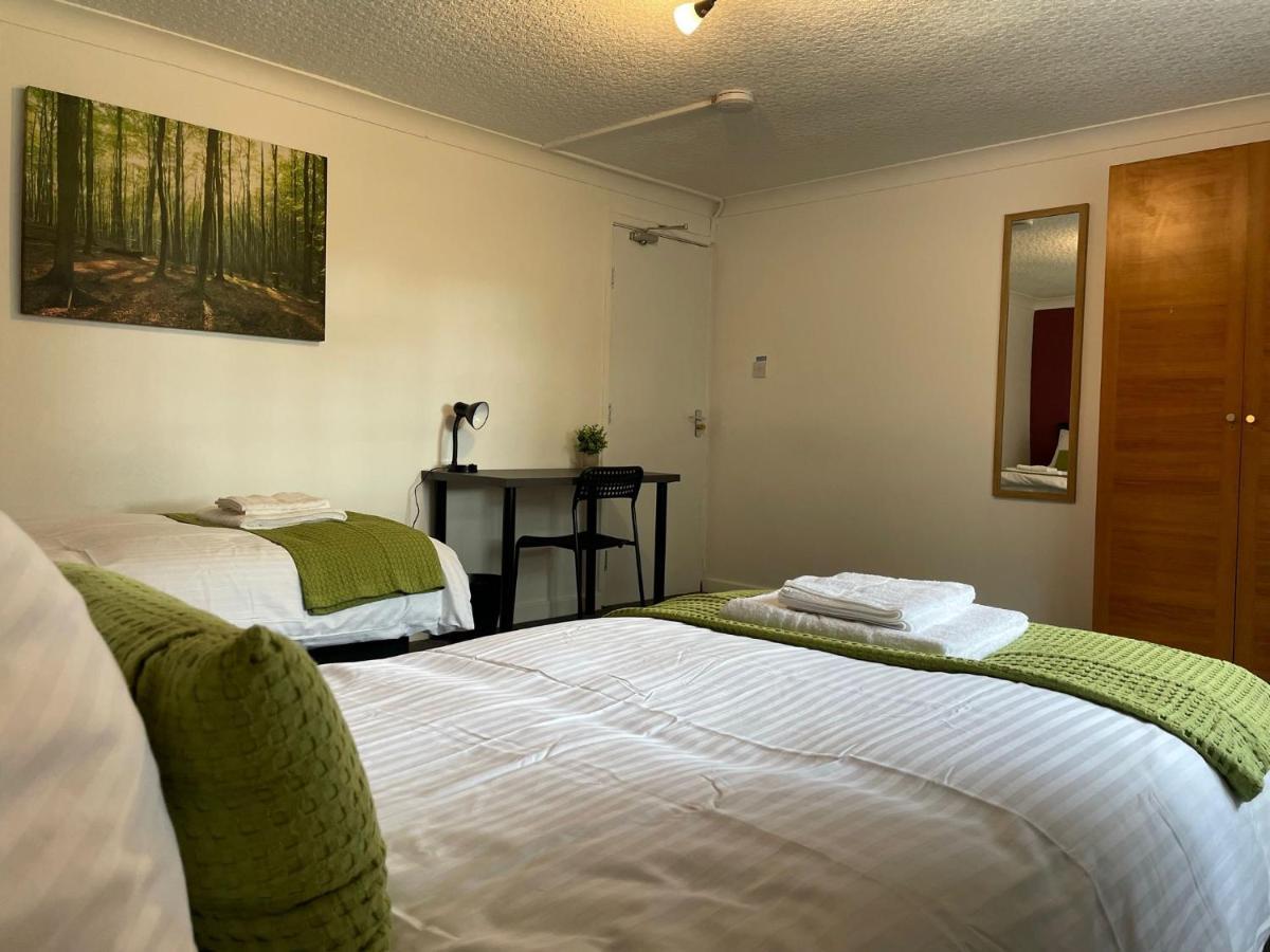 Birch, 7 Large Bedrm, Sleeps 14 *
