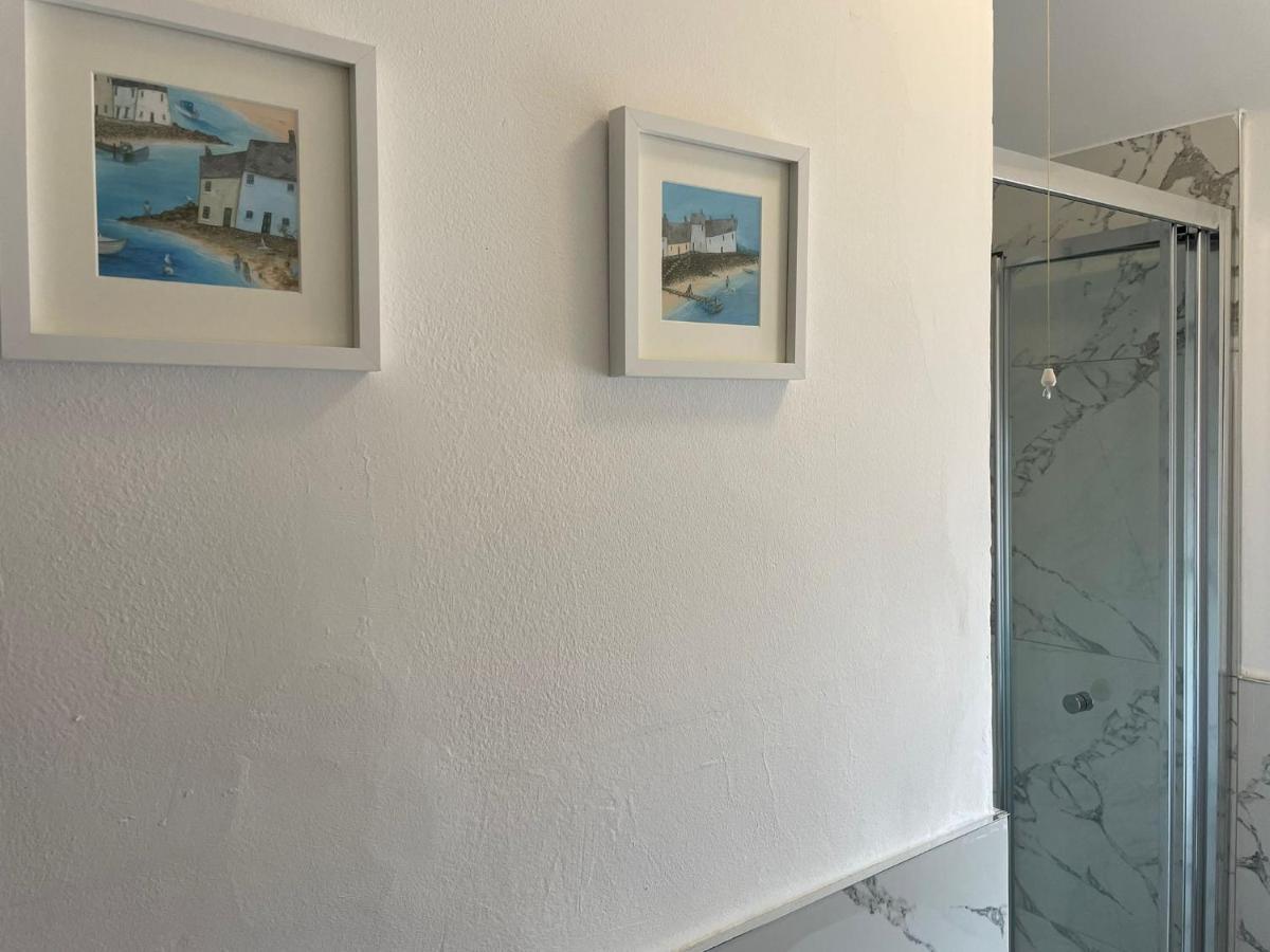 Birch, 7 Large Bedrm, Sleeps 14 * Birmingham