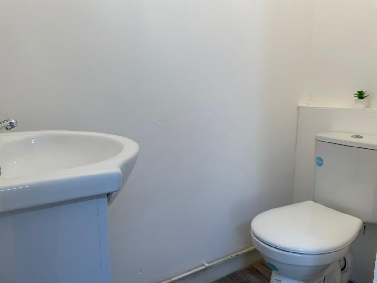 Birch, 7 Large Bedrm, Sleeps 14 Holiday home