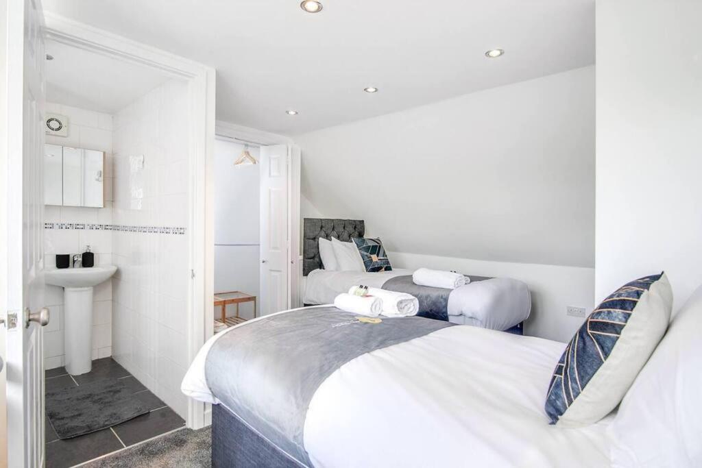 Holiday home Sca-big House 9min To Nec - Sleeps 7 - Park 3 Vans *