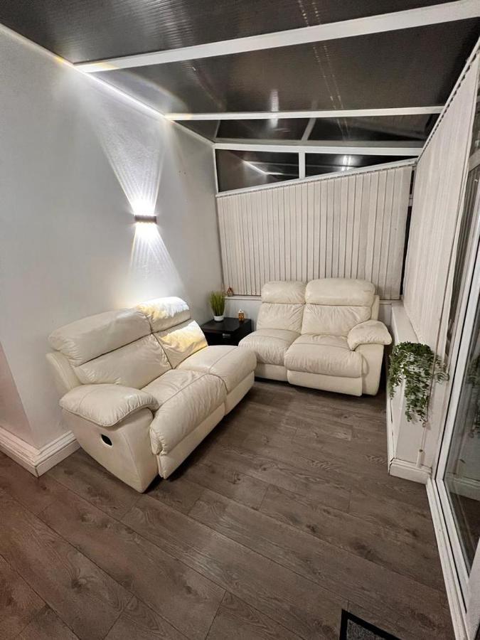 Emerald Studio Near Qe/uob Apartment *
