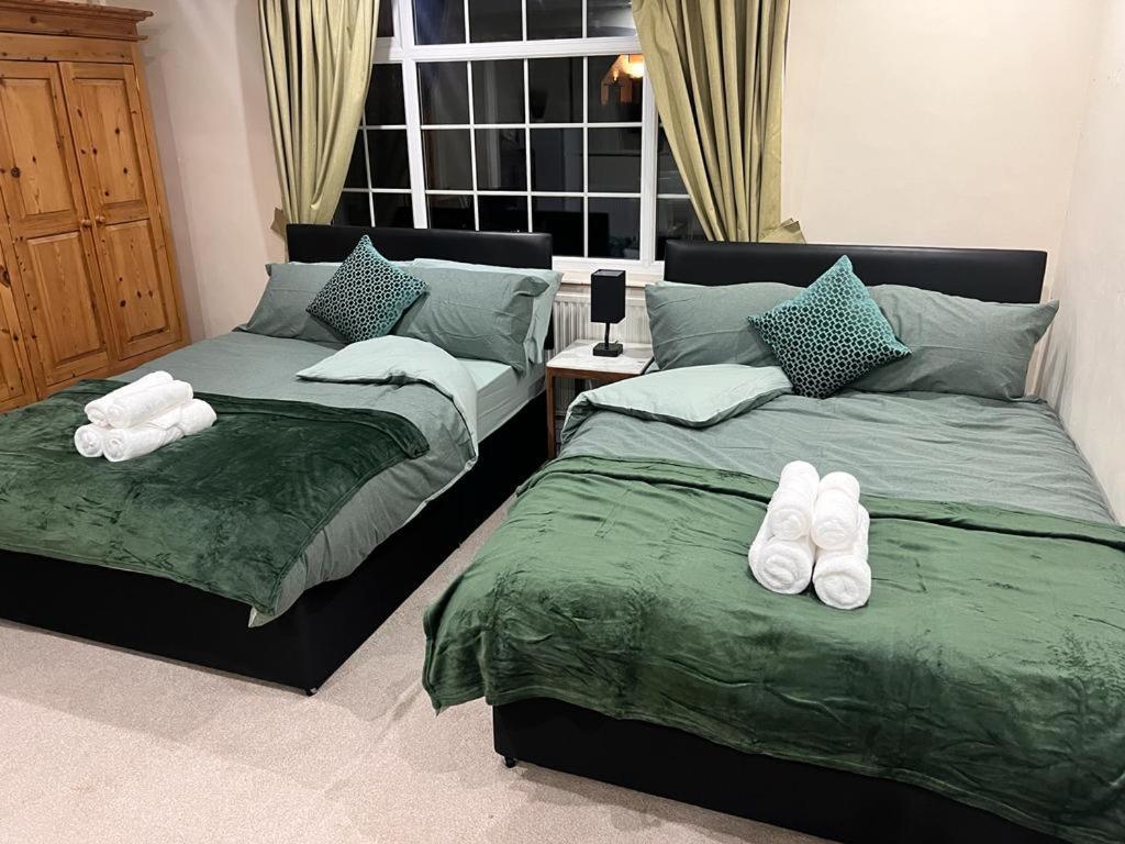 Emerald Studio Near Qe/uob Apartment