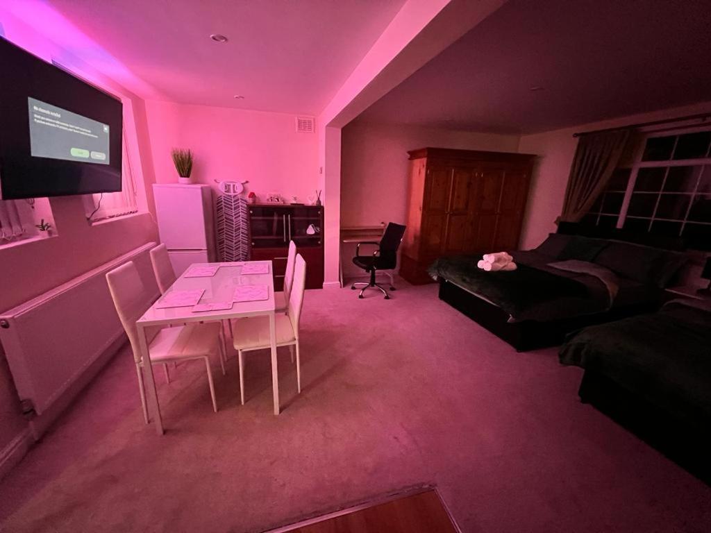 Emerald Studio Near Qe/uob *