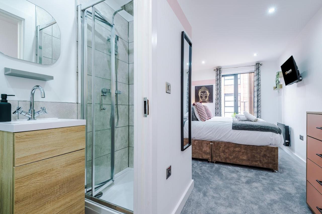 Apartment Stunning Centre By 53 Degrees In Birmingham, Ideal For Small Groups!