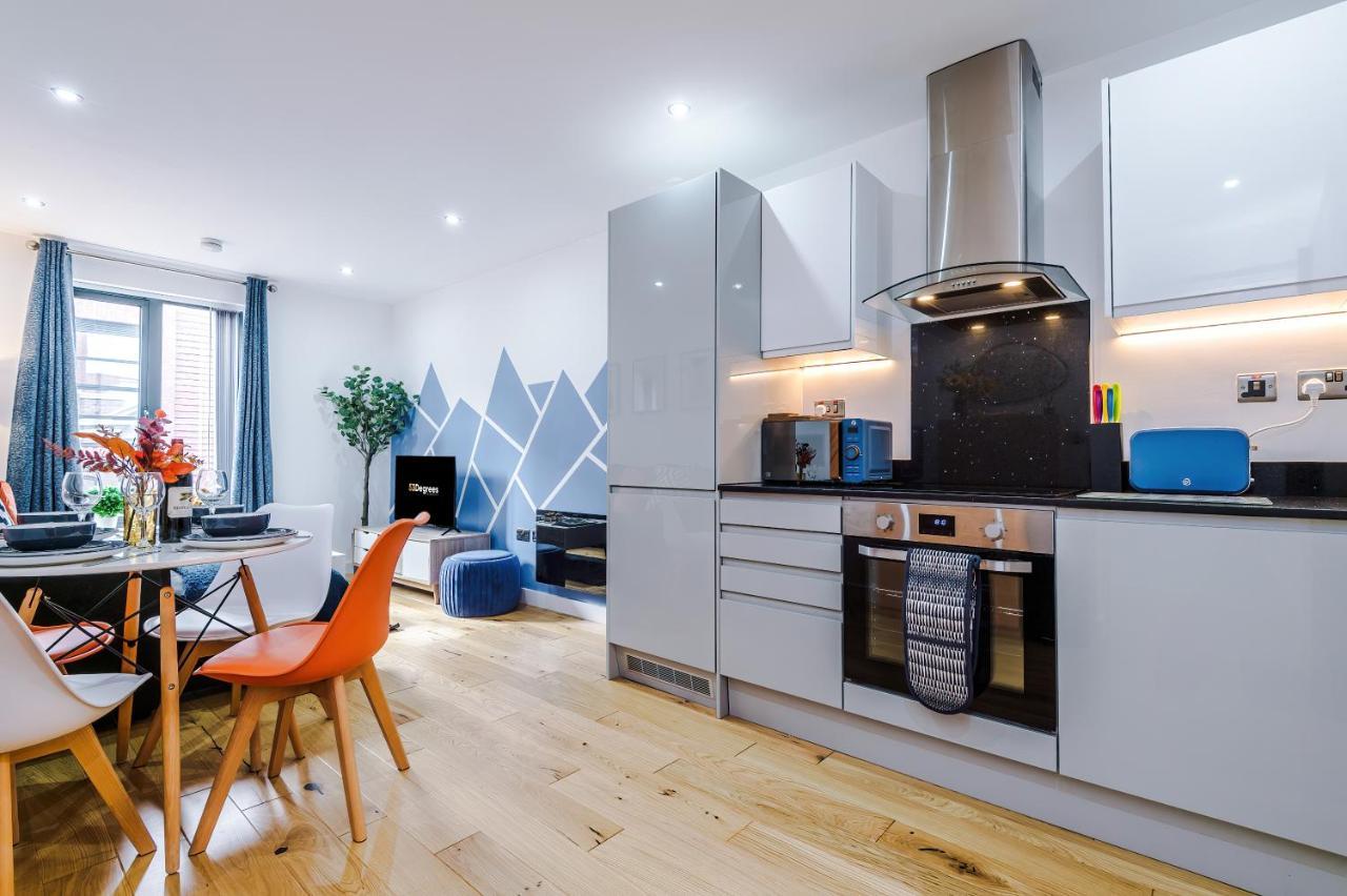 Apartment Stunning Centre By 53 Degrees In Birmingham, Ideal For Small Groups! Birmingham