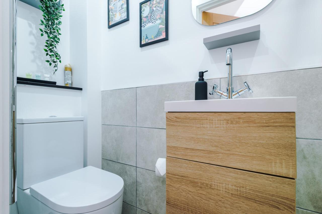 Stunning Centre By 53 Degrees In Birmingham, Ideal For Small Groups! Birmingham