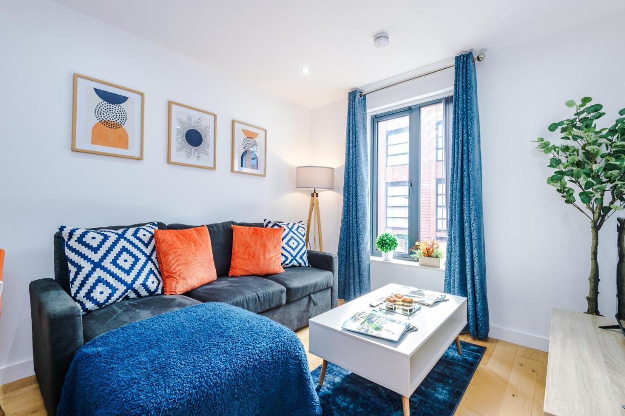 Apartment Stunning Centre By 53 Degrees In Birmingham, Ideal For Small Groups!