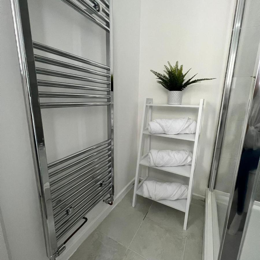 Stunning 2 Bedroom Centre With Free Parking *