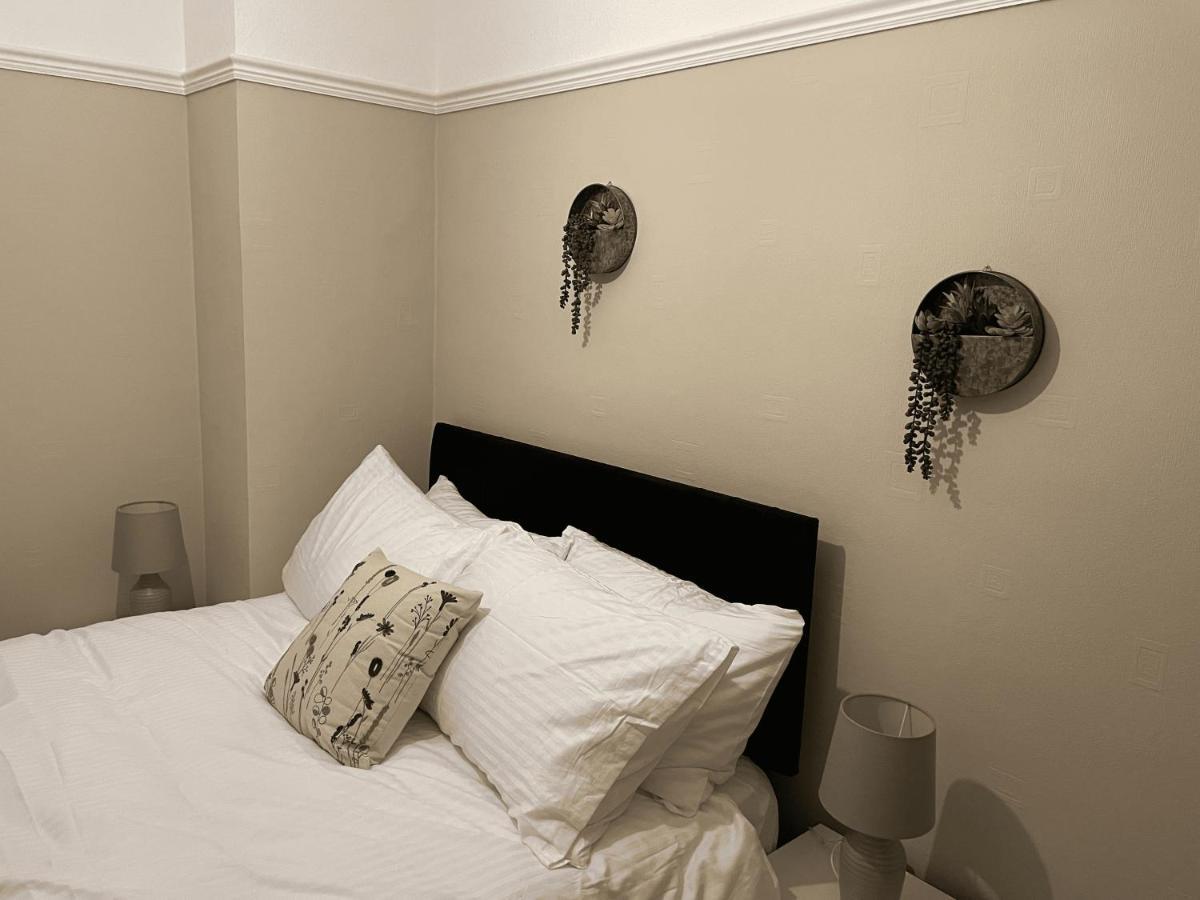 Holiday home Dinizia, 2 Bedrooms, Sleeps 5 *