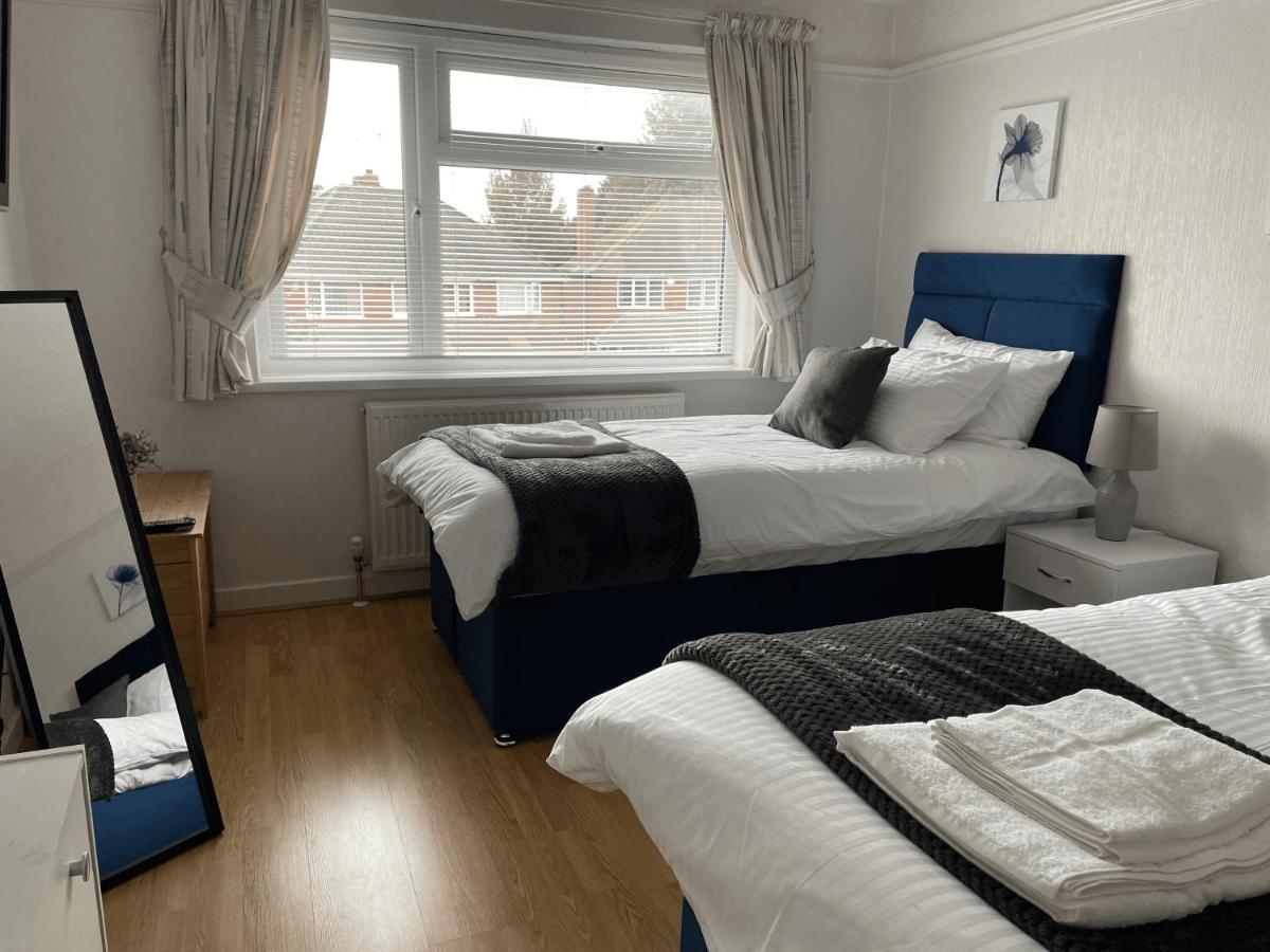 Dinizia, 2 Bedrooms, Sleeps 5 *
