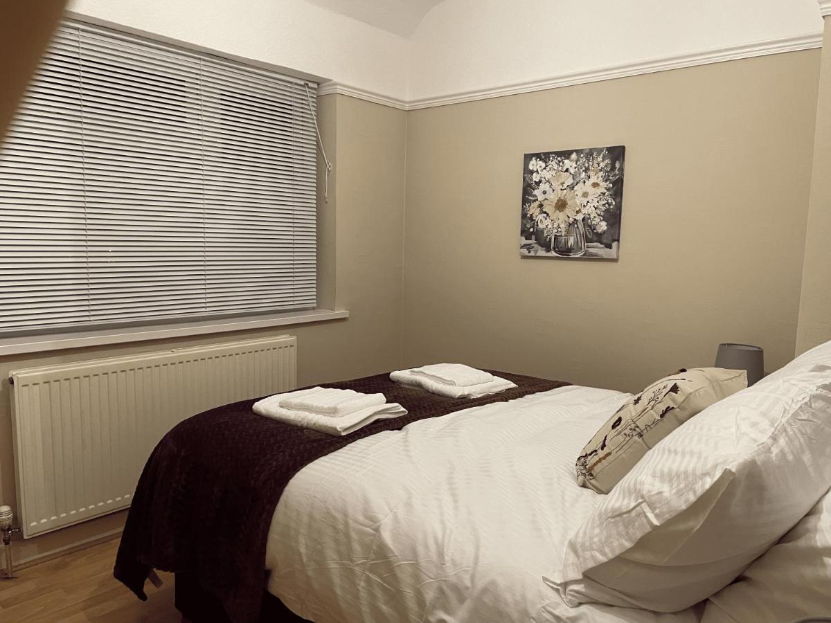 Holiday home Dinizia, 2 Bedrooms, Sleeps 5 Birmingham