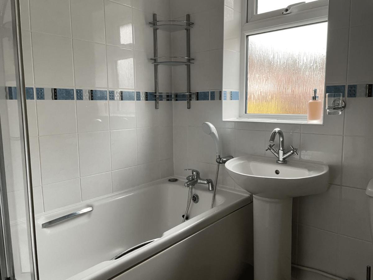 Dinizia, 2 Bedrooms, Sleeps 5 Holiday home *