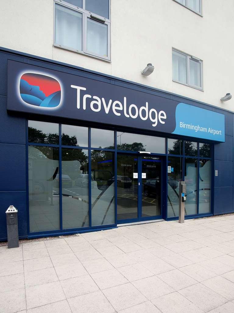 Travelodge Airport 3*