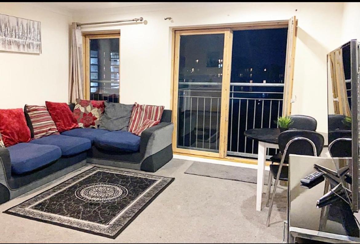 2 Bedroom Centre Apartment Birmingham