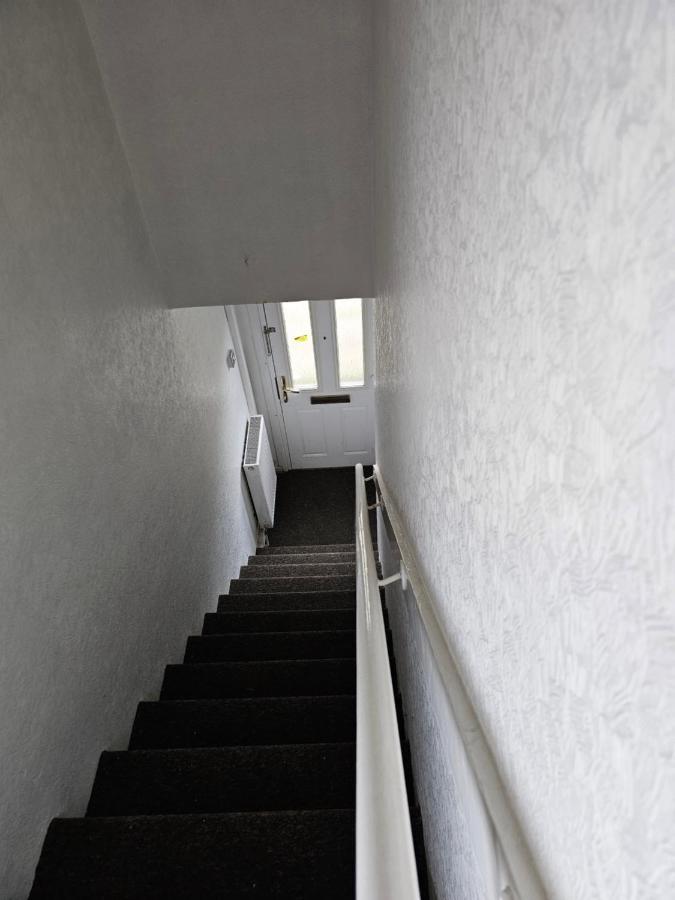 3 Bedroom Flat *