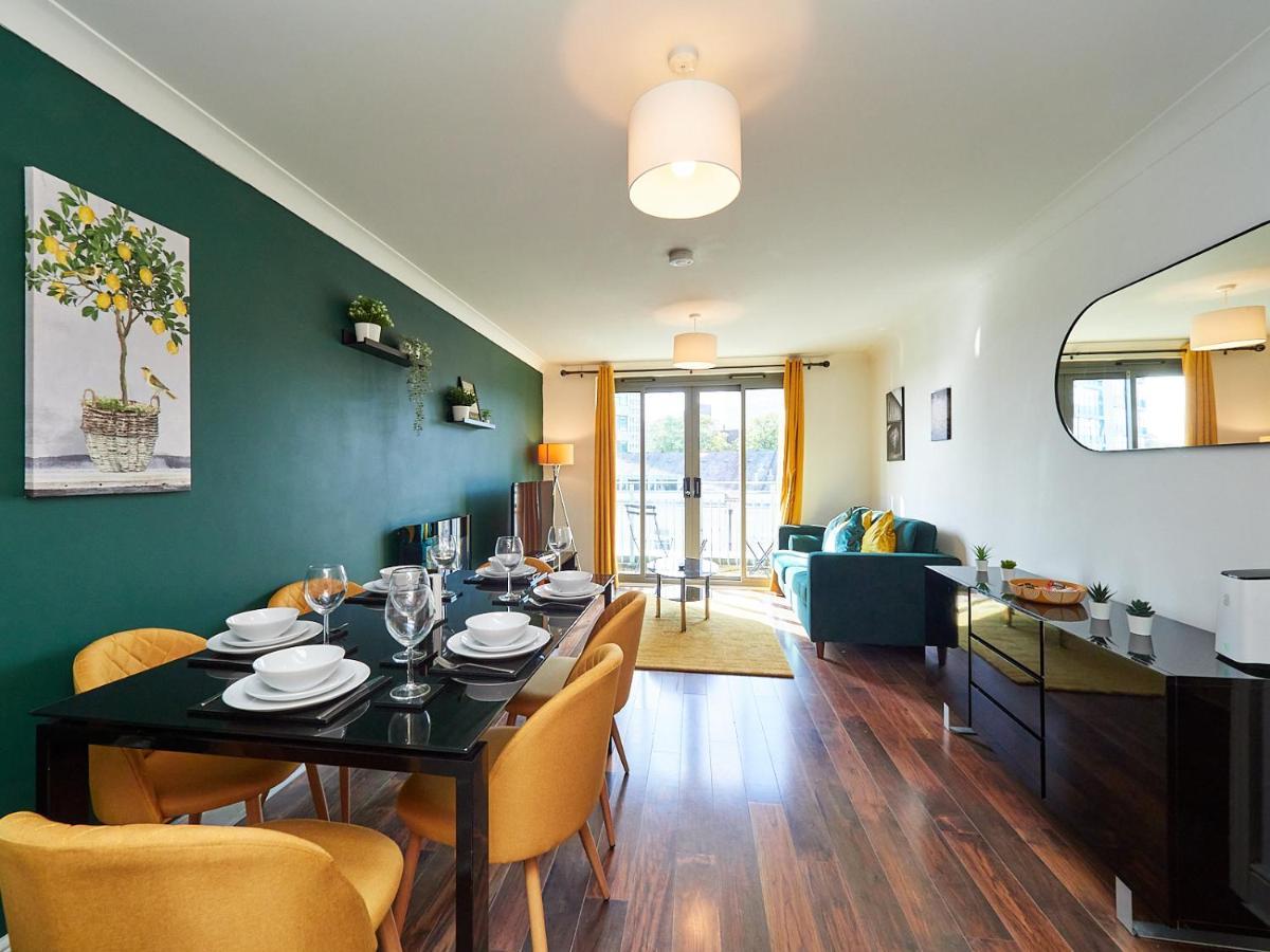 Emerald Suite - Two Story Duplex Apartment - Balcony - Contractors - Family - City Centre - Broadway Plaza - Five Ways - Sleeps 6