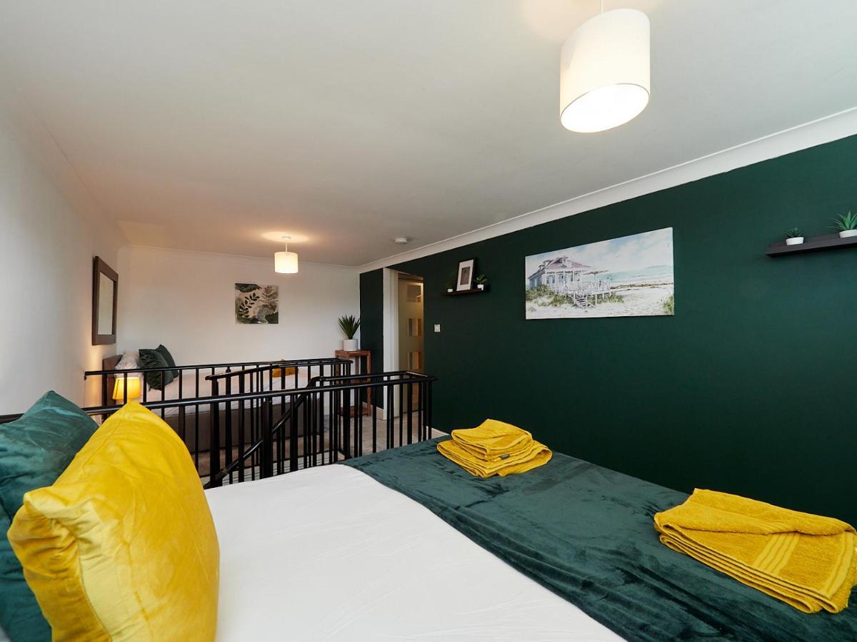 Apartment Emerald Suite - Two Story Duplex Apartment - Balcony - Contractors - Family - City Centre - Broadway Plaza - Five Ways - Sleeps 6 Birmingham
