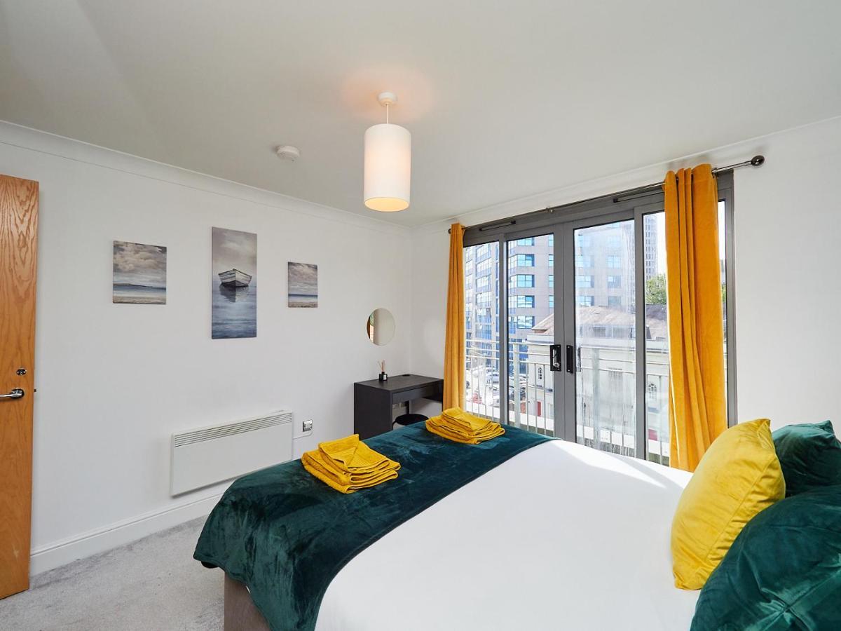 Emerald Suite - Two Story Duplex Apartment - Balcony - Contractors - Family - City Centre - Broadway Plaza - Five Ways - Sleeps 6 Apartment Birmingham