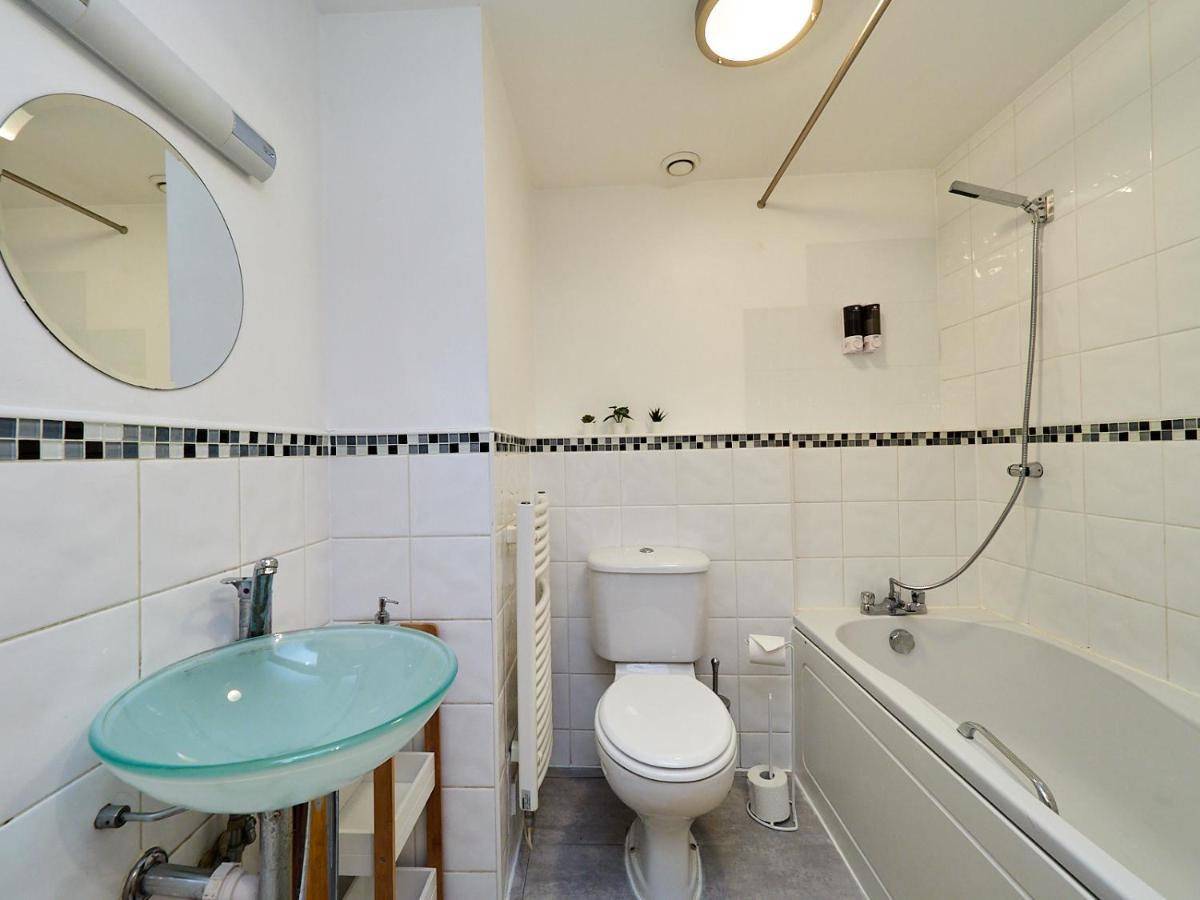Emerald Suite - Two Story Duplex Apartment - Balcony - Contractors - Family - City Centre - Broadway Plaza - Five Ways - Sleeps 6 Apartment *