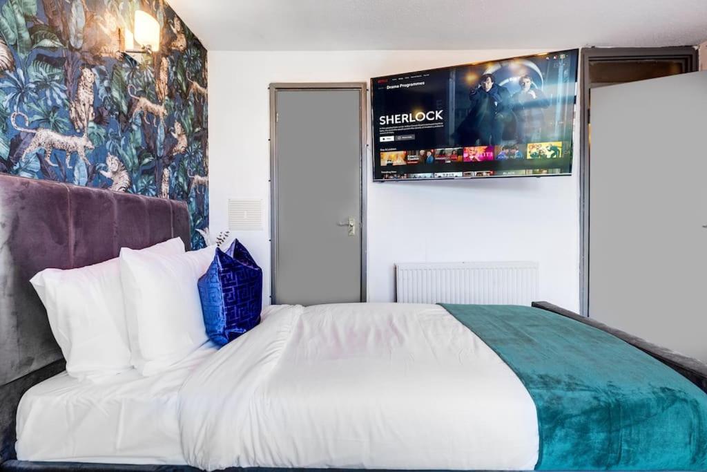 Yinmae: Spacious 4-bedroom City Centre House With Free Parking Holiday home