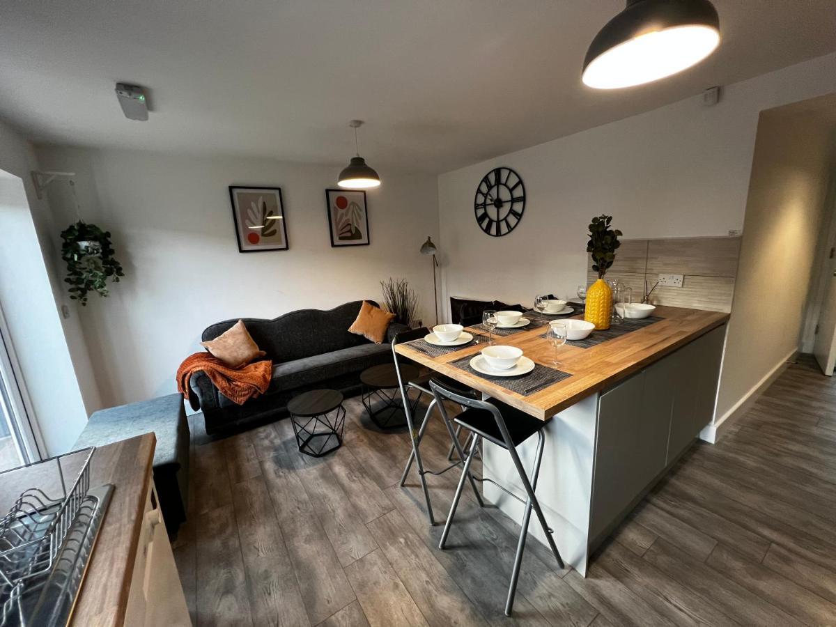 Selly Oak Near Qe And Uob - 5 Bed Ensuite - Perfect For Groups And Contractors Apartment *