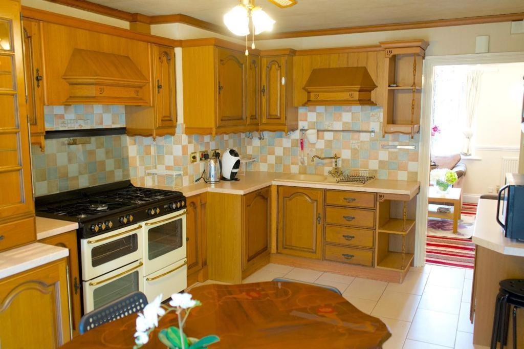 4 Bedroom Property In * Birmingham