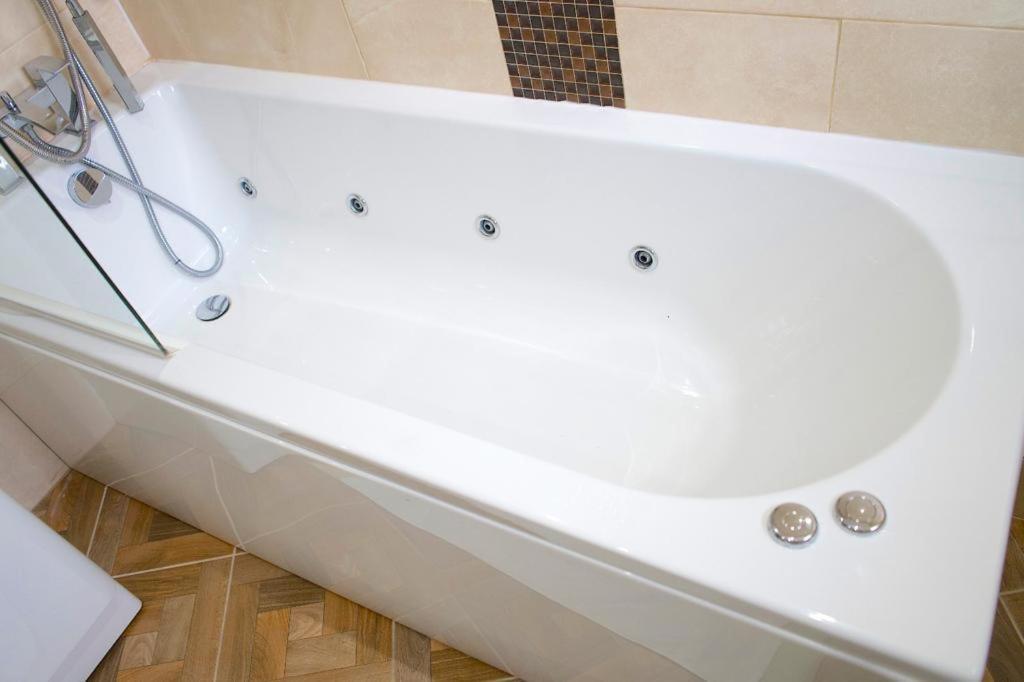 Holiday home 4 Bedroom Property In