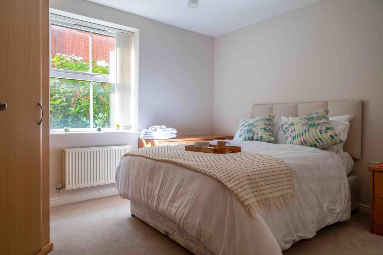 Spacious Near Centre And Nec Apartment