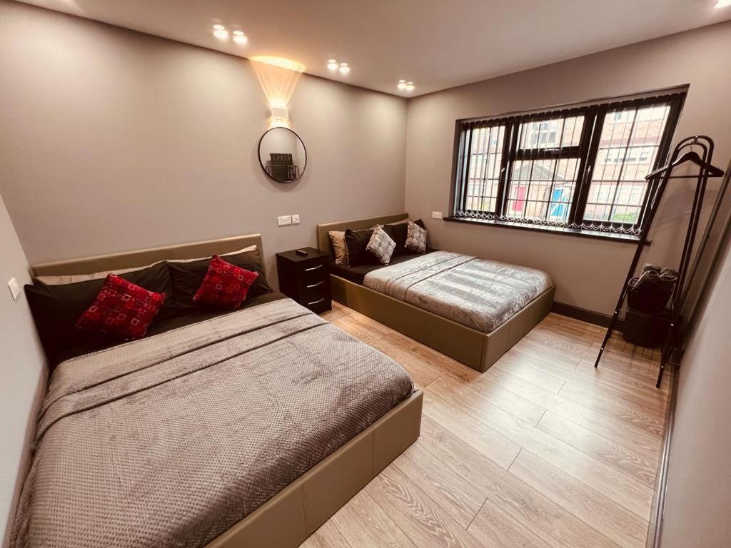 Urban Escape *4 Bedroom House* With Free Parking Holiday home Birmingham