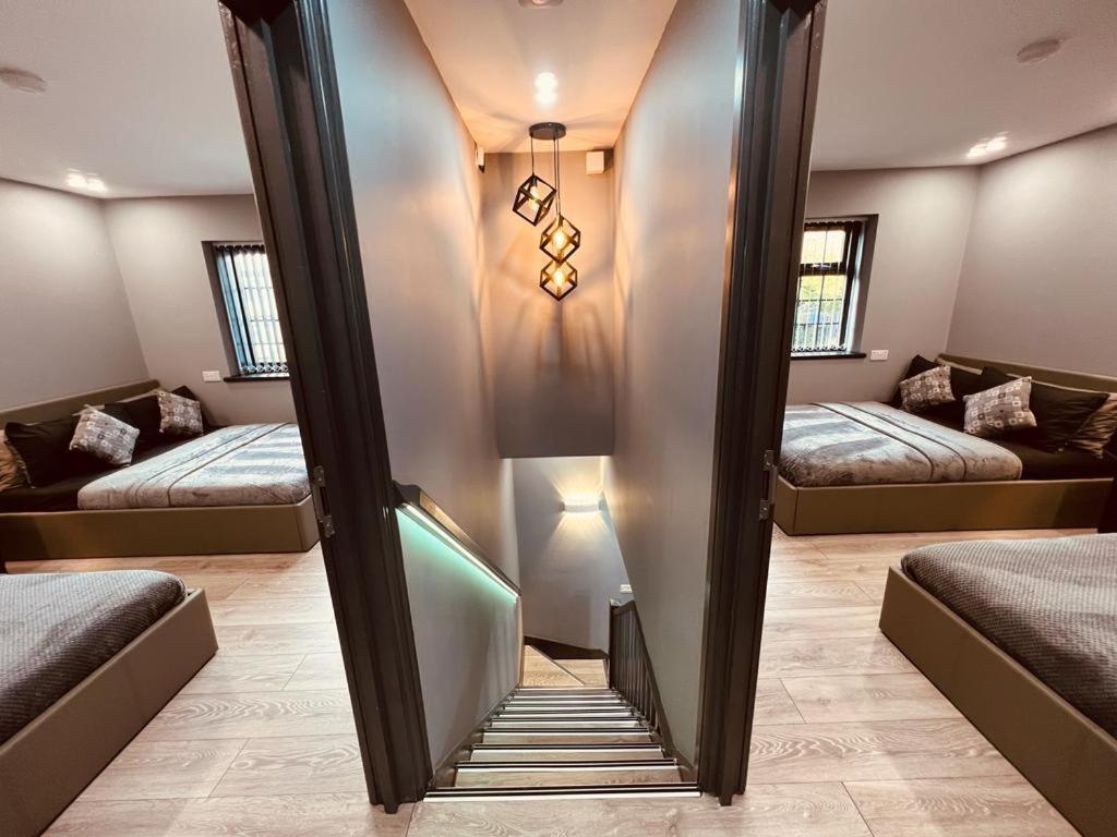 Urban Escape *4 Bedroom House* With Free Parking Holiday home Birmingham