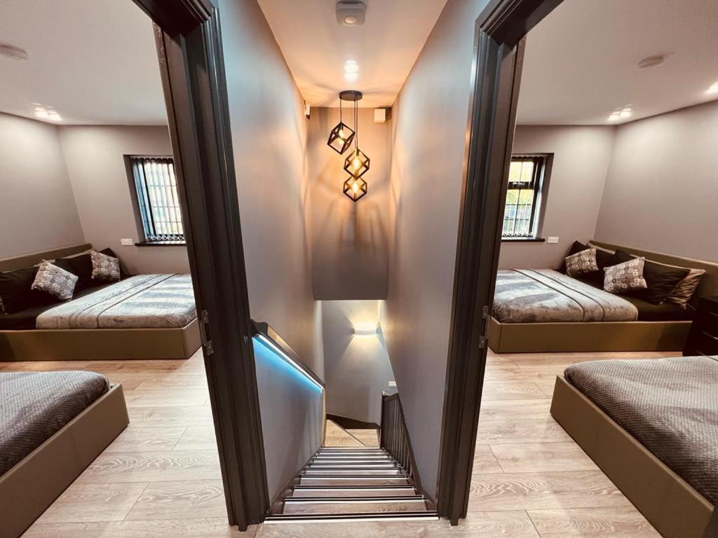 Urban Escape *4 Bedroom House* With Free Parking Holiday home Birmingham