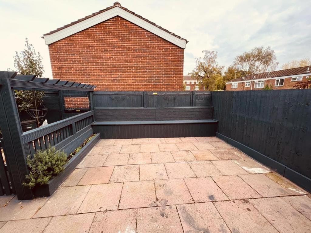 Urban Escape *4 Bedroom House* With Free Parking * Birmingham