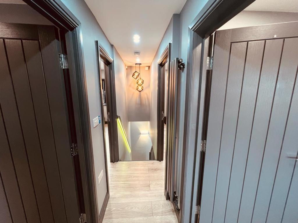 Urban Escape *4 Bedroom House* With Free Parking Birmingham