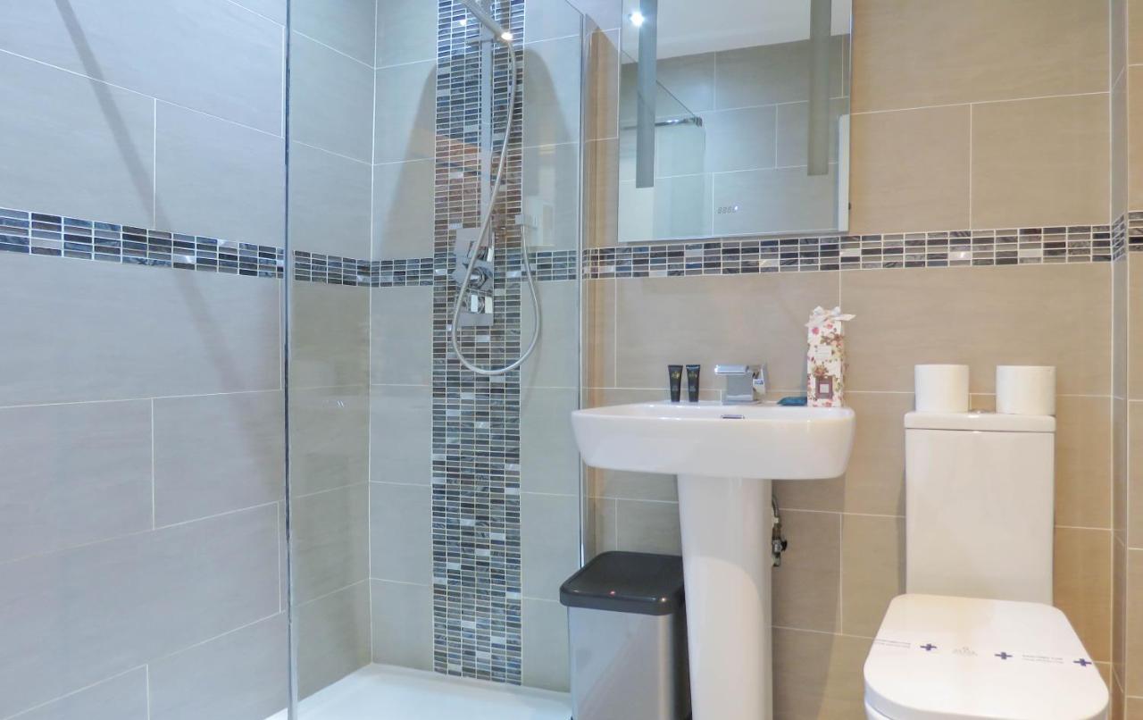 Tudors Esuites Four Bedroom House *