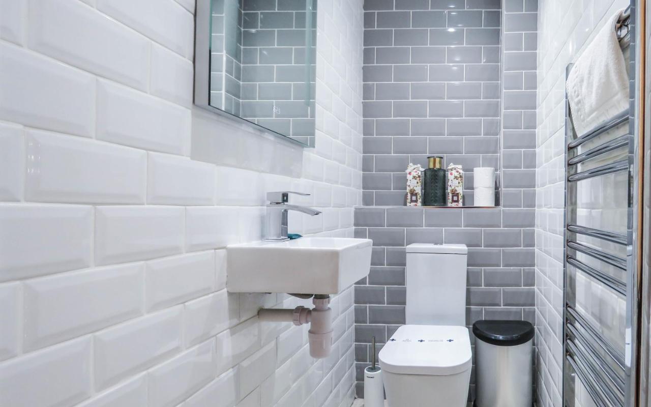 Tudors Esuites Four Bedroom House Apartment Birmingham
